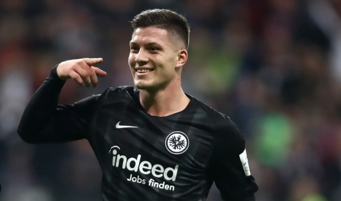 Wer ist der teuerste Spieler von Eintracht Frankfurt?