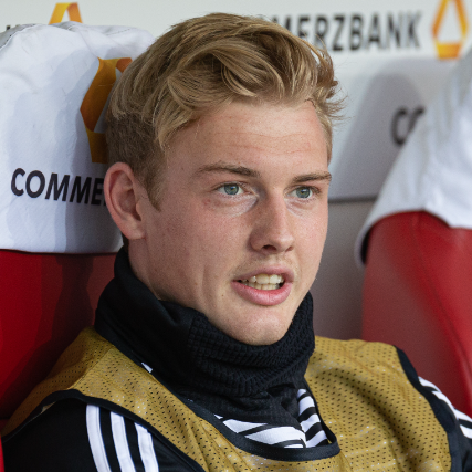 Wie alt ist Julian Brandt?