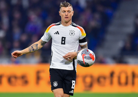 Warum hört Toni Kroos auf mit Fußball?